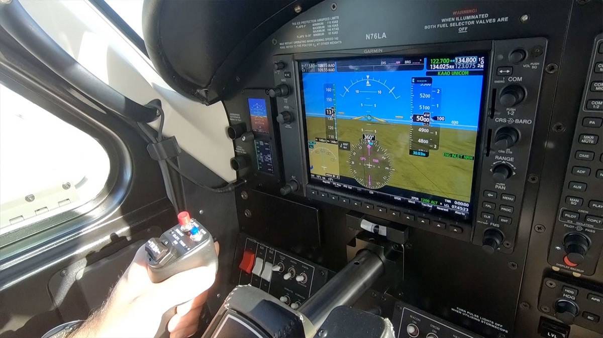 Pilot Test Flight: Kodiak Standby Avionics and Grass Landing